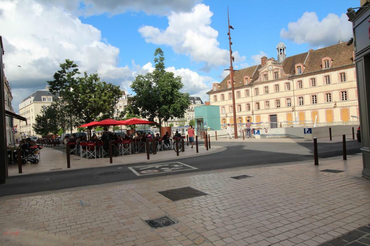Studio Royal By Beds4Wanderlust - Place Du Marche Avec Parking Prive Fontainebleau Dış mekan fotoğraf