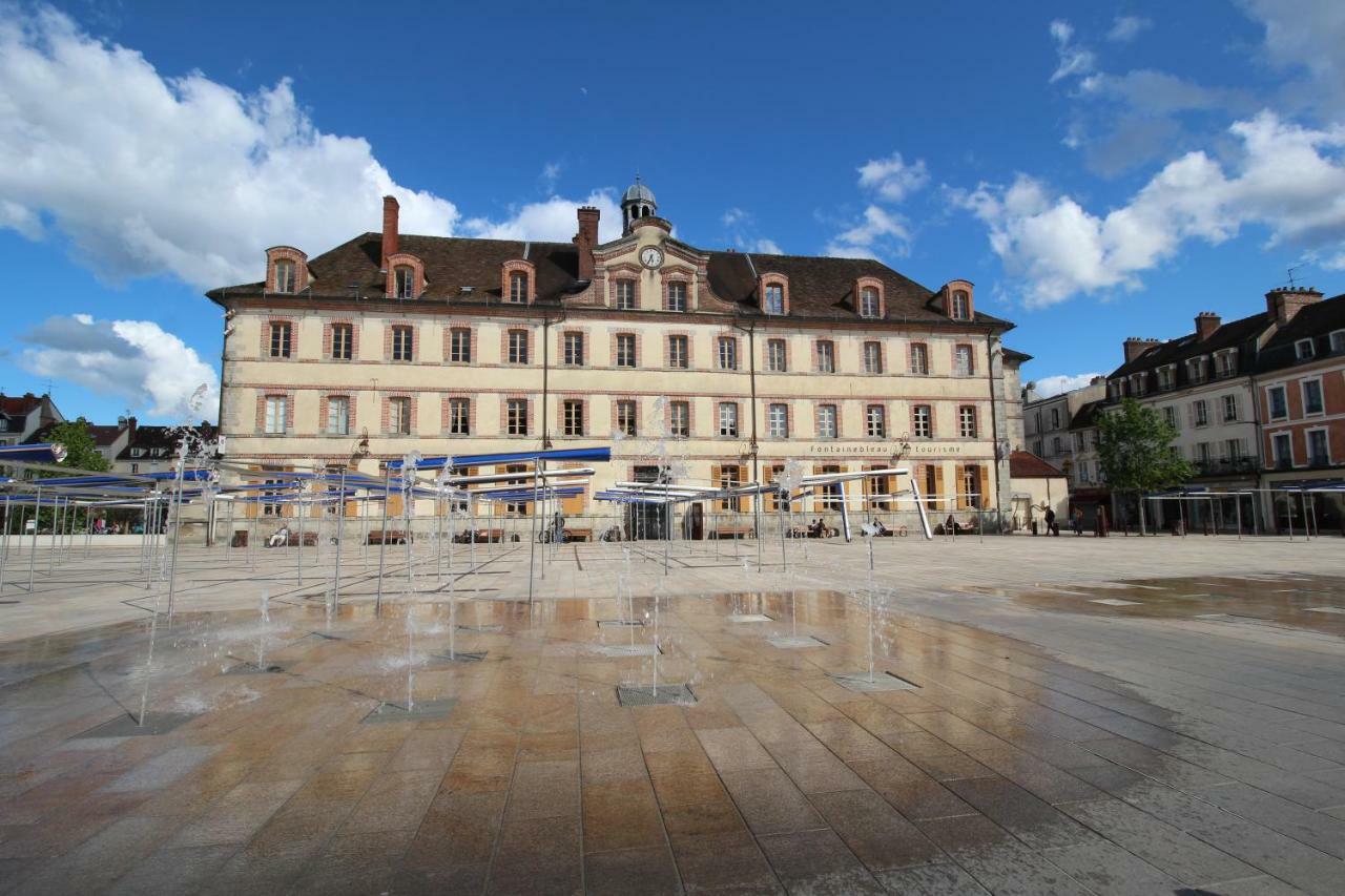 Studio Royal By Beds4Wanderlust - Place Du Marche Avec Parking Prive Fontainebleau Dış mekan fotoğraf